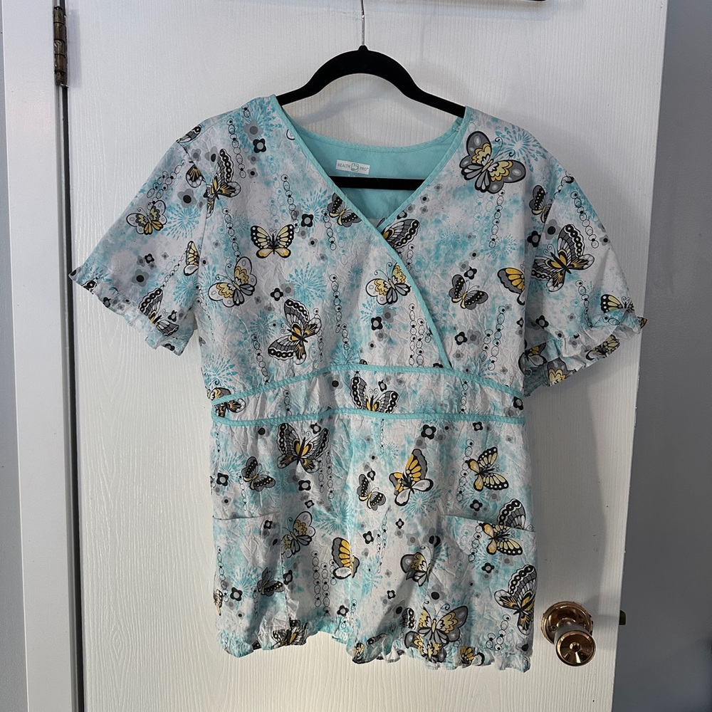 XL scrub top